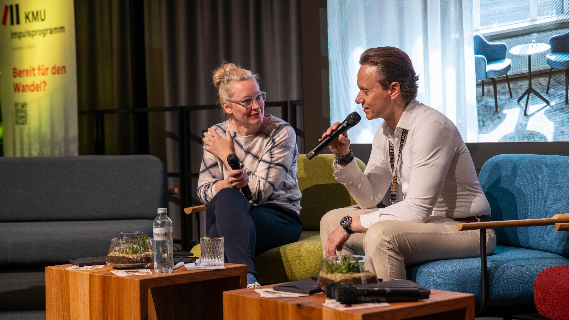 Interview-Situation auf dem Podium