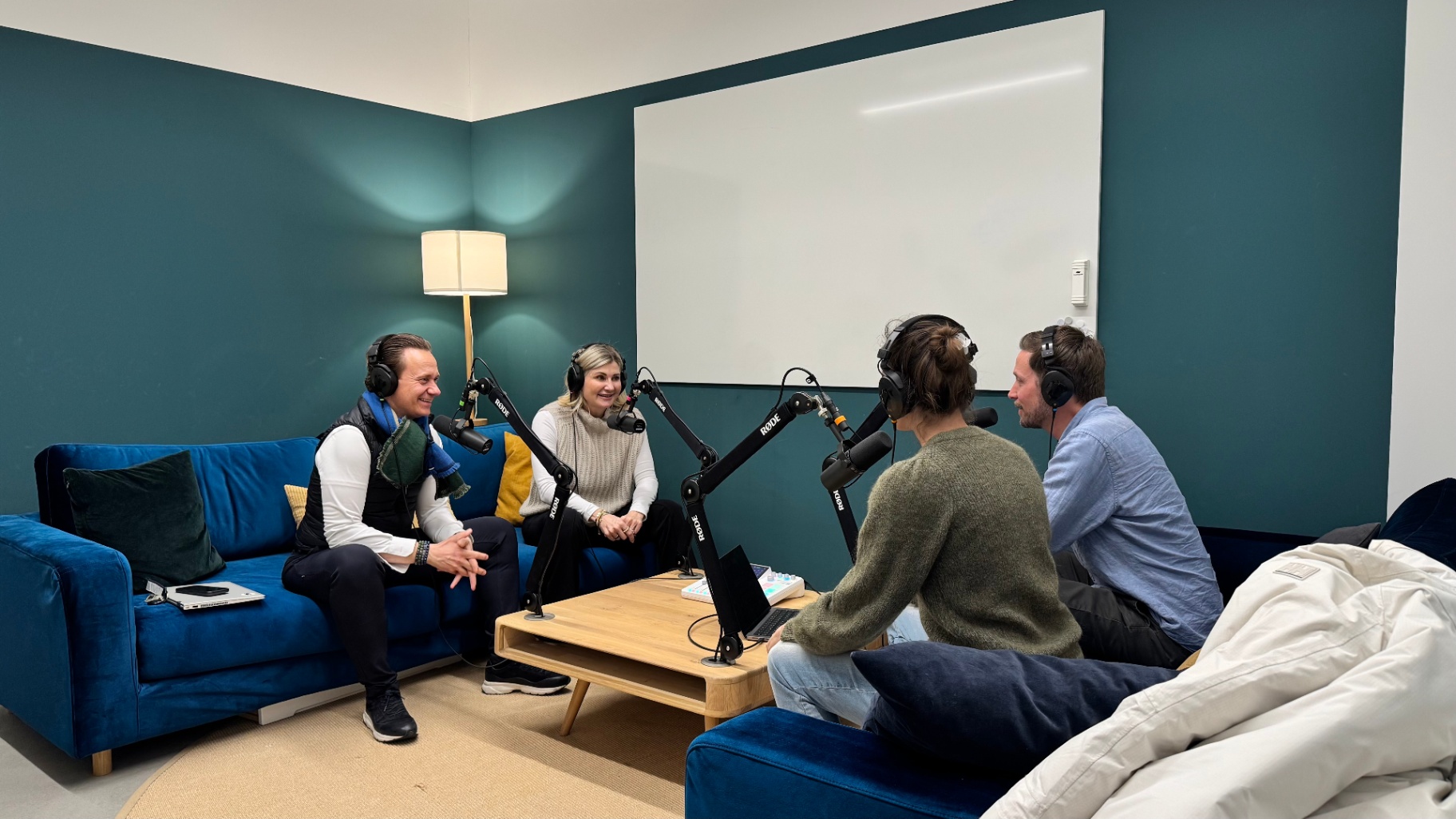 Podcast-Aufnahme im ZID: Austausch zwischen Peak, ZID-Geschäftsleitung und Gästen.